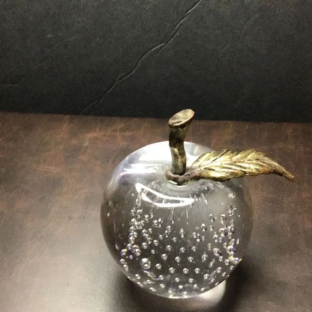 Paper weight vintage hand blown apple by Silverstein